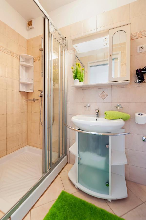 Apartment & Rooms Graciela Rovinj Luaran gambar