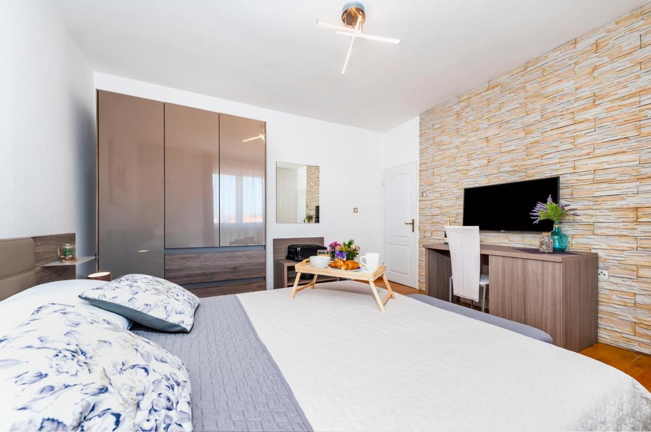 Apartment & Rooms Graciela Rovinj Luaran gambar