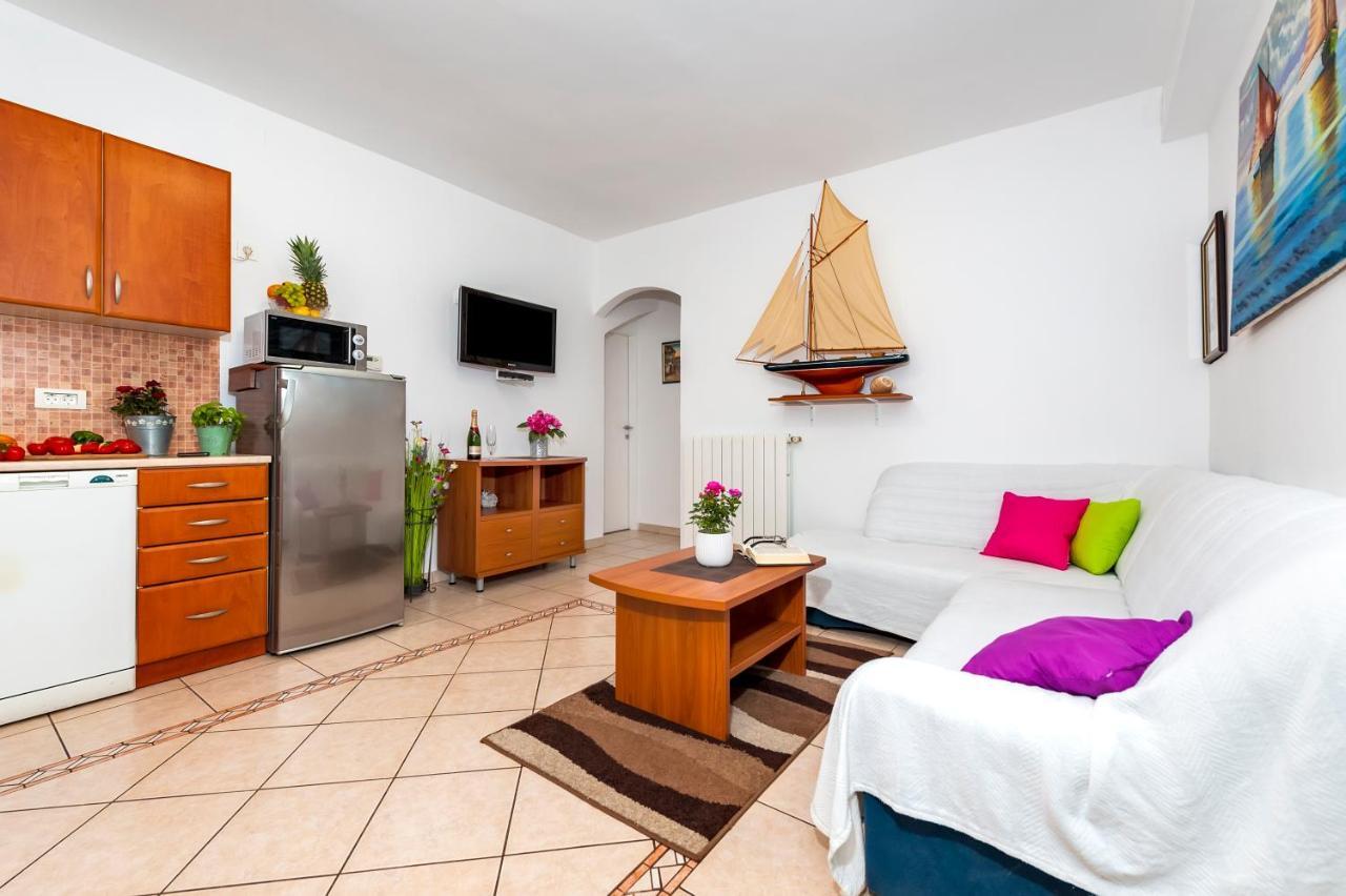 Apartment & Rooms Graciela Rovinj Luaran gambar
