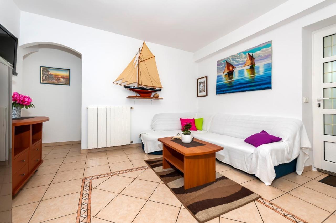Apartment & Rooms Graciela Rovinj Luaran gambar