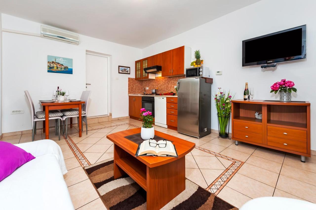 Apartment & Rooms Graciela Rovinj Luaran gambar