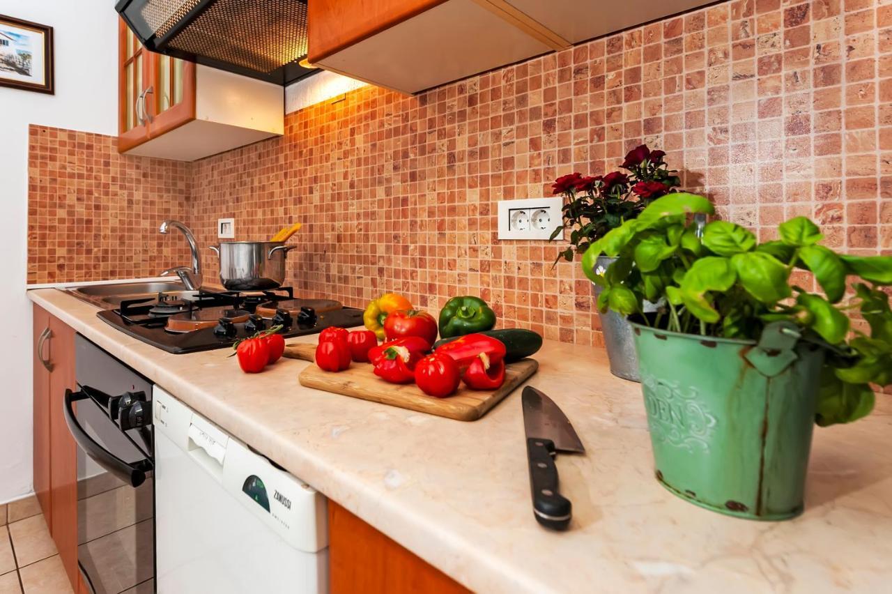 Apartment & Rooms Graciela Rovinj Luaran gambar